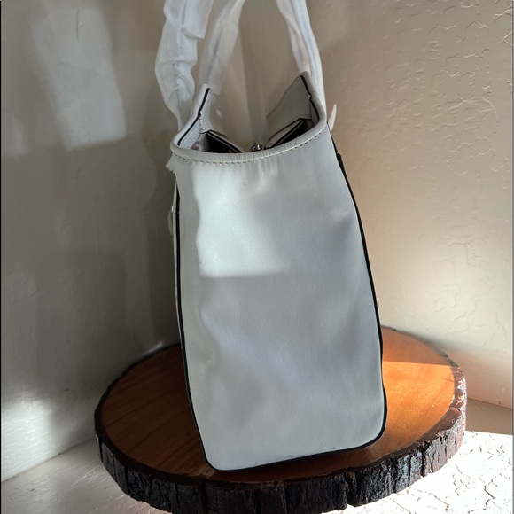 NWT TAYLOR EYELET LEATHER CARRYALL (COACH F27391) - Picture 5 of 13